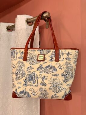 Dooney & Bourke Disney Parks Walt Disney world Toile shopper tote rare print